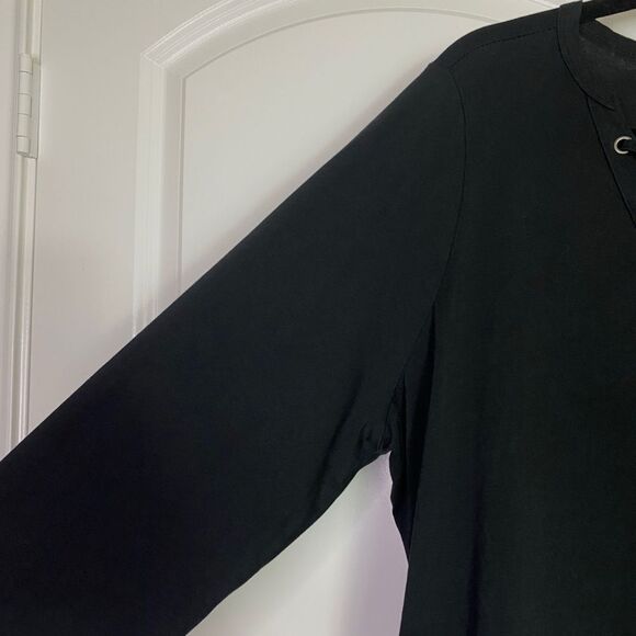 Torrid Gothic Black Tie Front Long Sleeve Blouse, Comfortable, Stretchy Size 1X - Picture 10 of 11